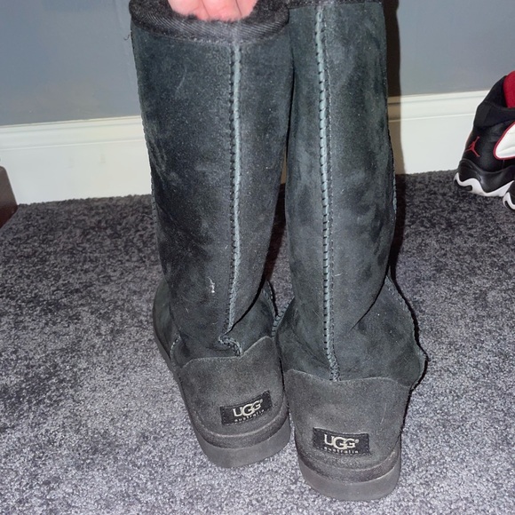 Uggs - Picture 3 of 3